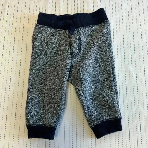 Gymboree - short sleeve onesie and joggers. Size 3 to 6  months - Picture 5 of 8